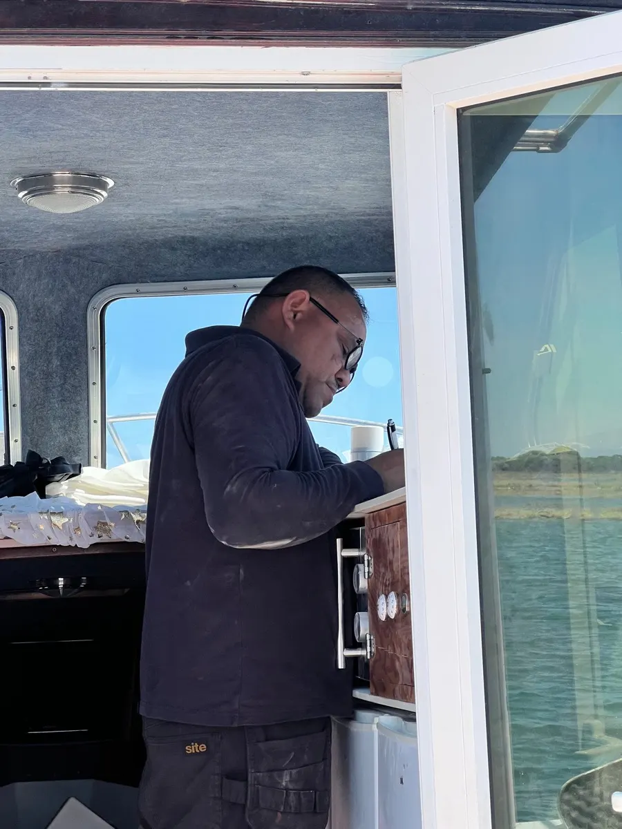 Inspección técnica precompra a bordo de una embarcación